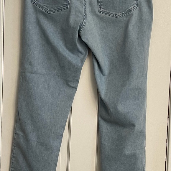J.Jill Light Wash Denim Jeans Authentic Fit Slim Ankle Size 8 - Picture 5 of 5